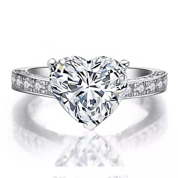 NWT Sterling Silver Heart Shaped Ring - Picture 3 of 3